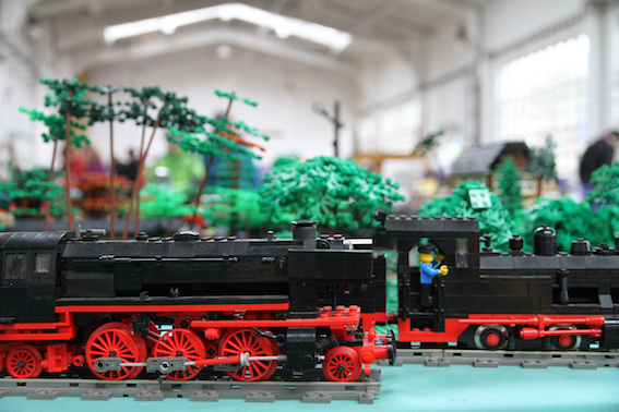 Zug%20beleuchtet%20klein